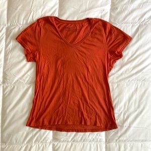 PACT Softspun V-Neck Tee, M
